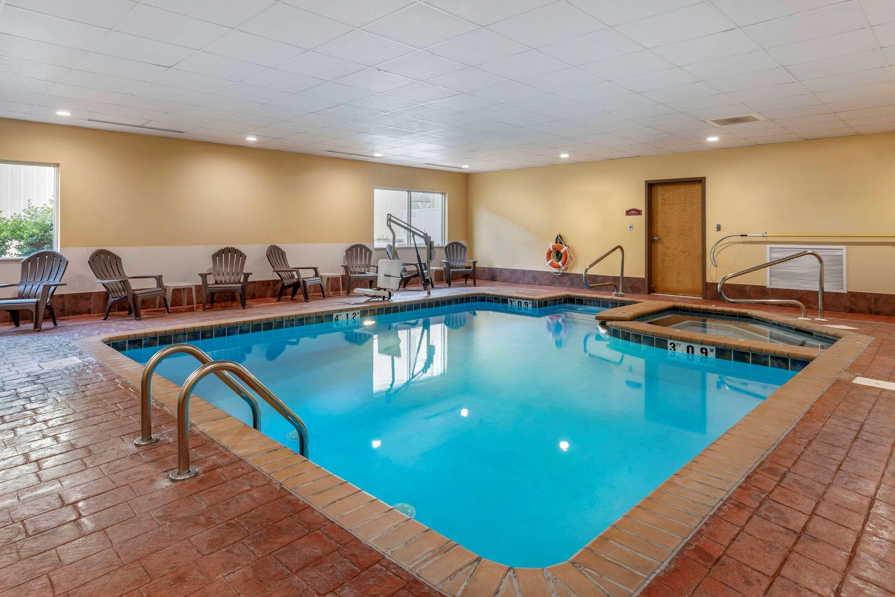 Comfort Suites Florence Shoals Area Экстерьер фото
