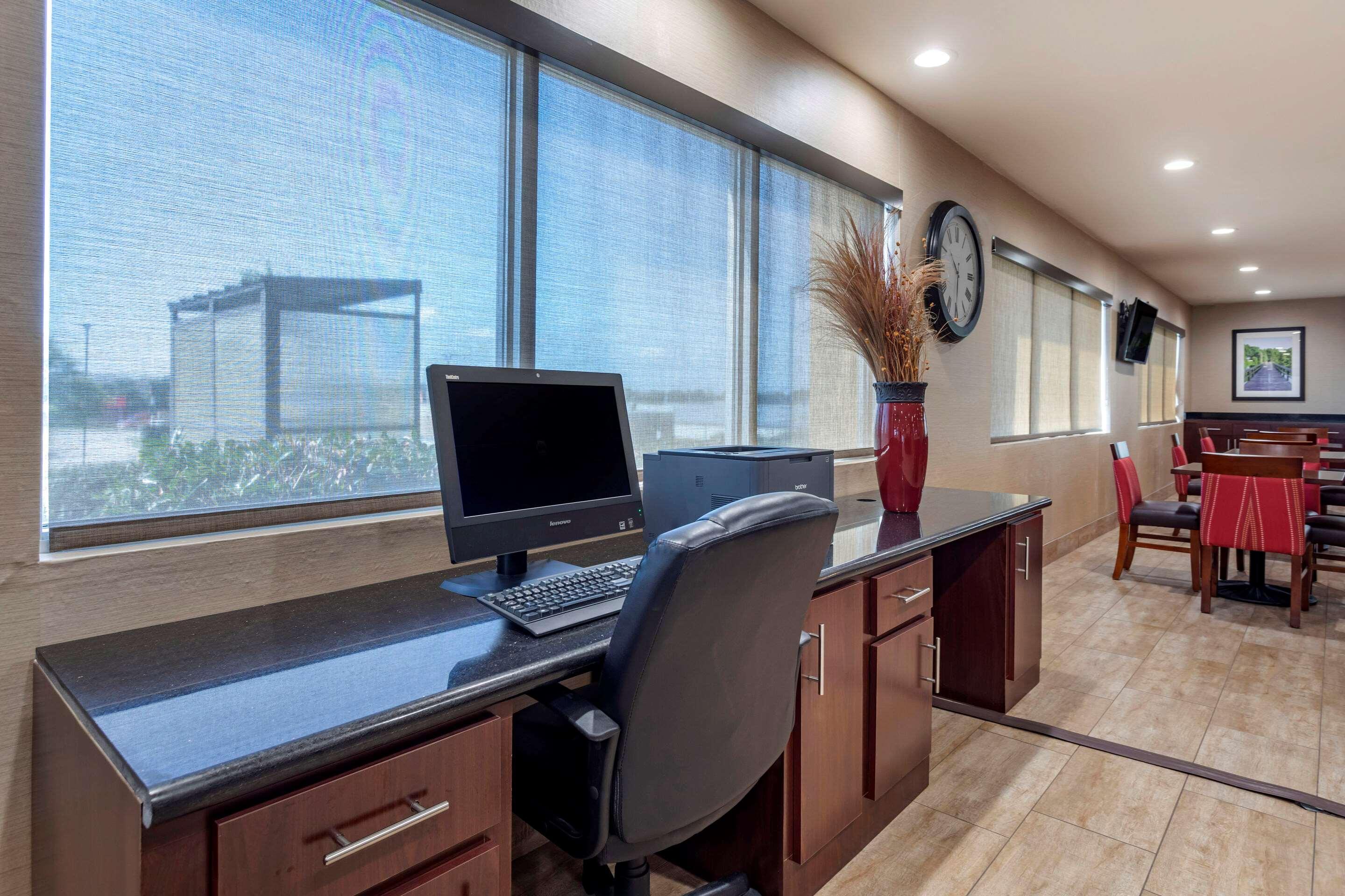 Comfort Suites Florence Shoals Area Экстерьер фото