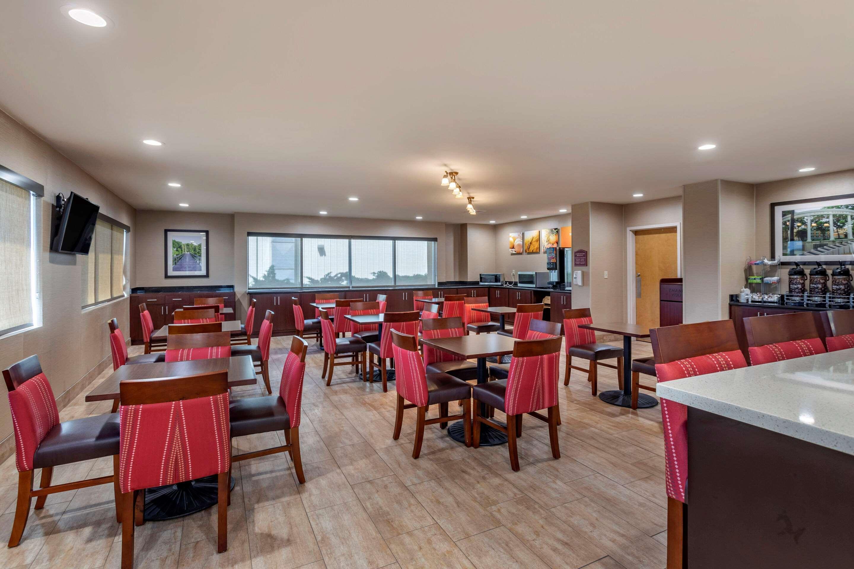 Comfort Suites Florence Shoals Area Экстерьер фото